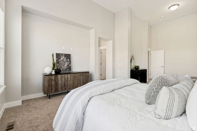 10422 S BEETDIGGER BLVD, Sandy, UT 84070