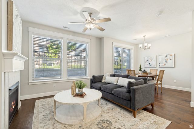10422 S BEETDIGGER BLVD, Sandy, UT 84070