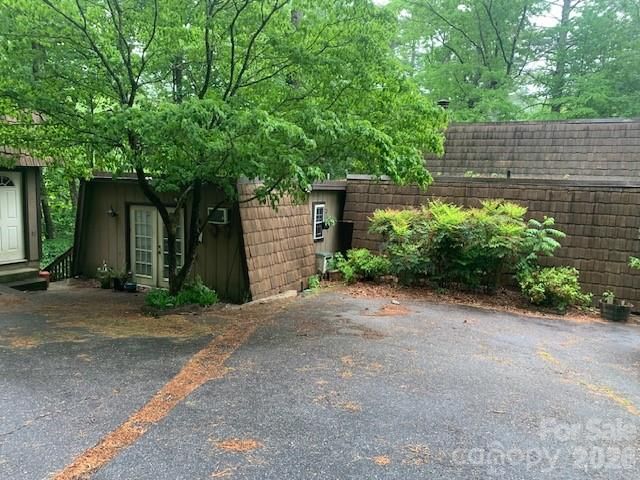 384 KNOB CREEK Road 19 & 20, Pisgah Forest, NC 28768