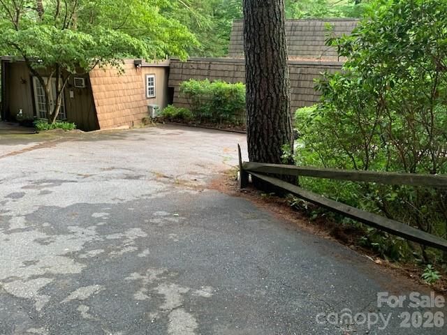 384 KNOB CREEK Road 19 & 20, Pisgah Forest, NC 28768