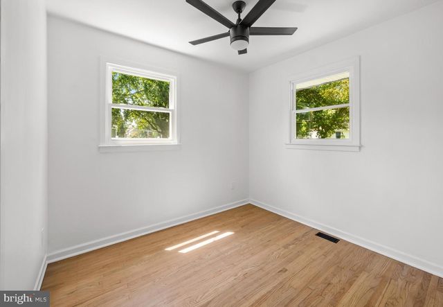 106 HADDON AVE, West Berlin, NJ 08091
