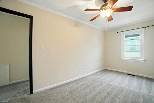 590 Tenbee LN, Virginia Beach, VA 23451