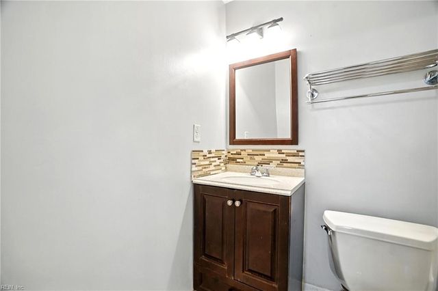 590 Tenbee LN, Virginia Beach, VA 23451