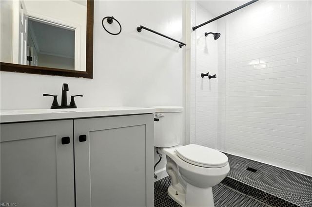 590 Tenbee LN, Virginia Beach, VA 23451