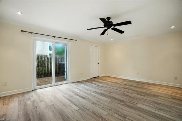 590 Tenbee LN, Virginia Beach, VA 23451