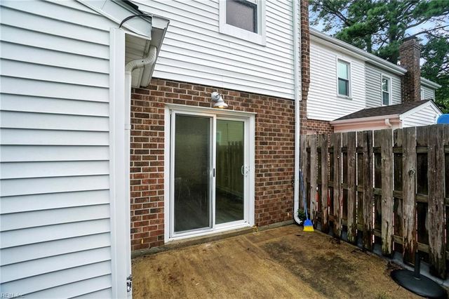 590 Tenbee LN, Virginia Beach, VA 23451