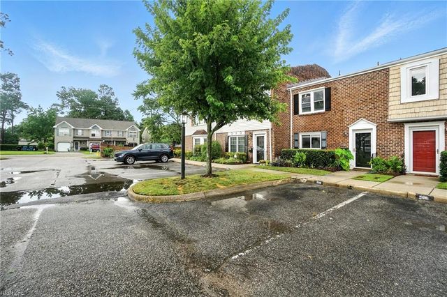 590 Tenbee LN, Virginia Beach, VA 23451