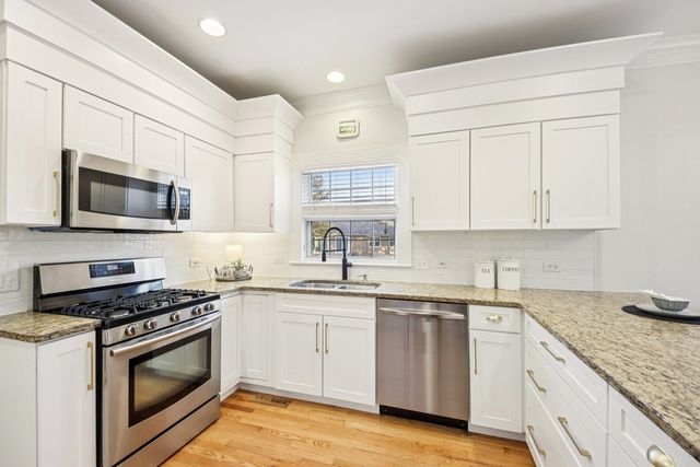 4338 New Haven Avenue, Gurnee, IL 60031