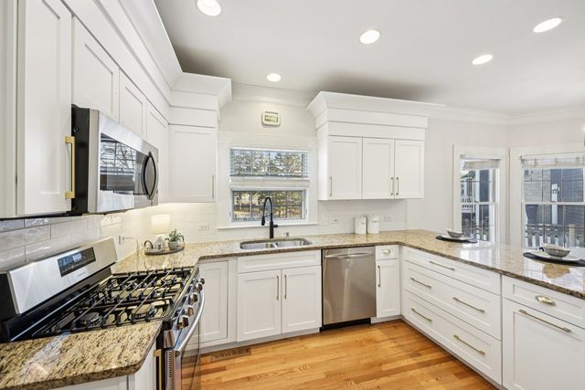 4338 New Haven Avenue, Gurnee, IL 60031