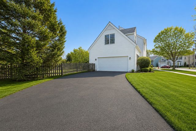 4338 New Haven Avenue, Gurnee, IL 60031
