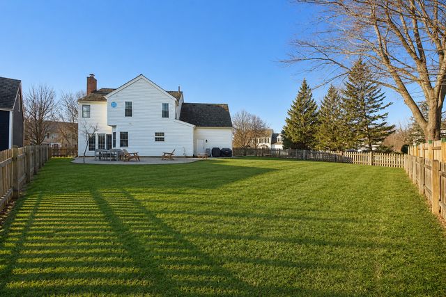 4338 New Haven Avenue, Gurnee, IL 60031