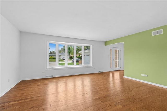 17718 65th Avenue, Tinley Park, IL 60477