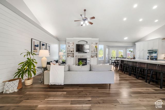 587 E CORNER CANYON DR, Draper, UT 84020