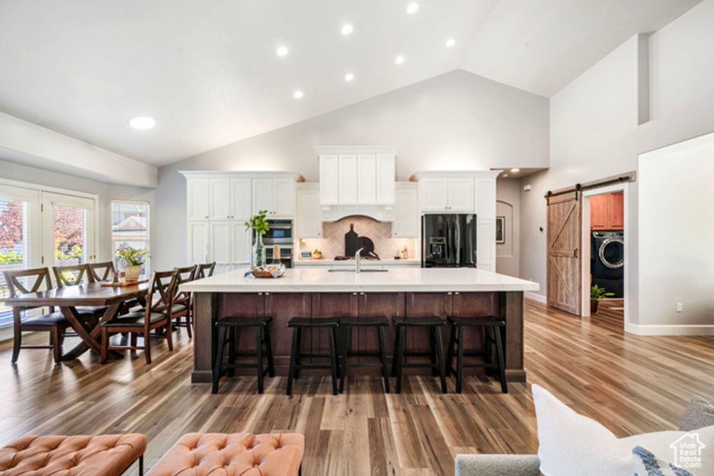 587 E CORNER CANYON DR, Draper, UT 84020