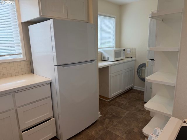 880 Nw FLORENCE Ave, Gresham, OR 97030