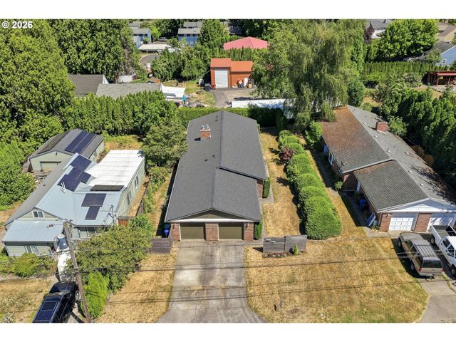 880 Nw FLORENCE Ave, Gresham, OR 97030