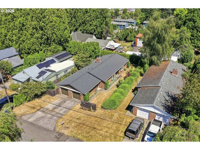 880 Nw FLORENCE Ave, Gresham, OR 97030