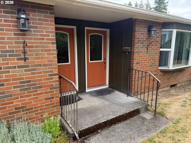 880 Nw FLORENCE Ave, Gresham, OR 97030