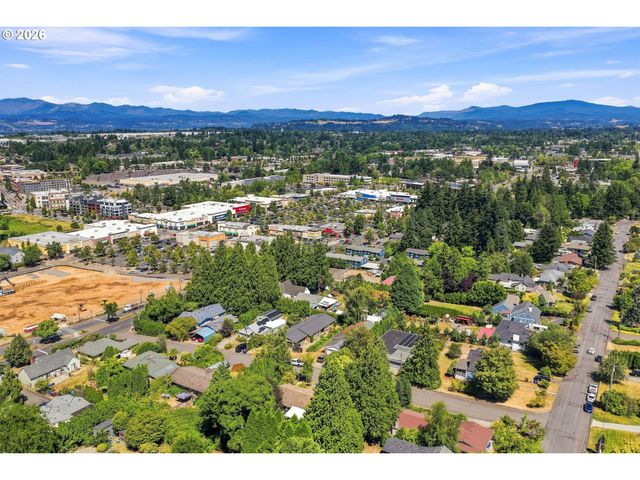 880 Nw FLORENCE Ave, Gresham, OR 97030