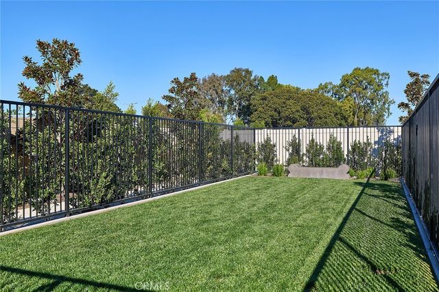 7264 Aura Circle, Huntington Beach, CA 92647