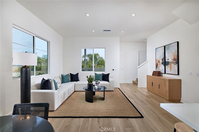 7264 Aura Circle, Huntington Beach, CA 92647