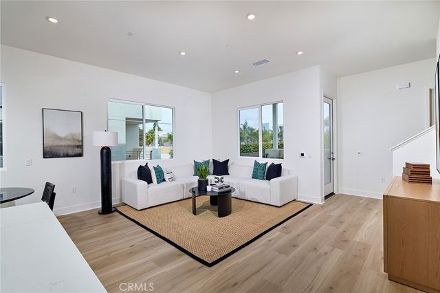 7264 Aura Circle, Huntington Beach, CA 92647