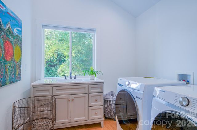 321 Hazel Mill Road, Asheville, NC 28806