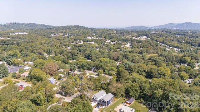 321 Hazel Mill Road, Asheville, NC 28806