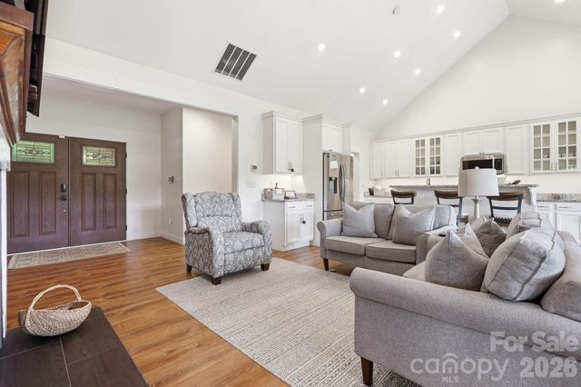 229 JD Trail, Candler, NC 28715