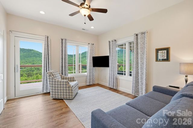 229 JD Trail, Candler, NC 28715