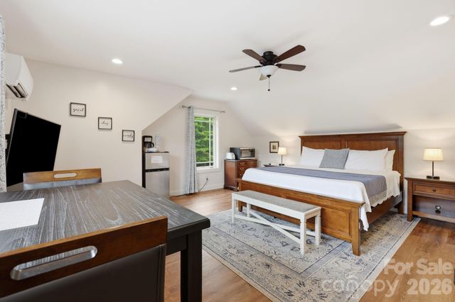 229 JD Trail, Candler, NC 28715