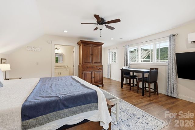 229 JD Trail, Candler, NC 28715