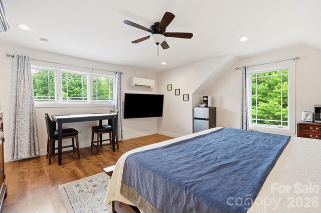 229 JD Trail, Candler, NC 28715