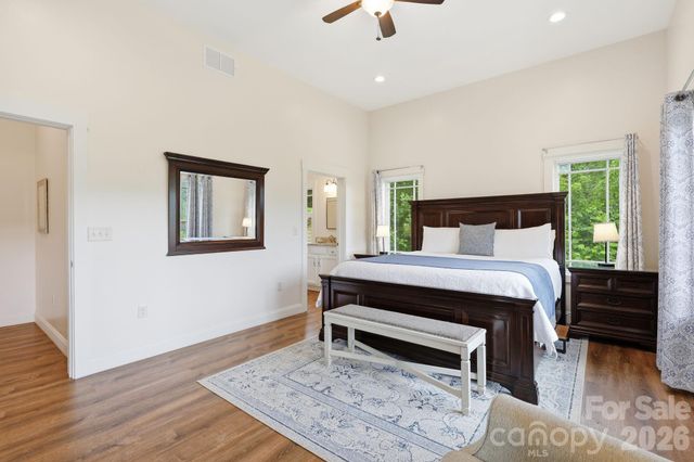 229 JD Trail, Candler, NC 28715