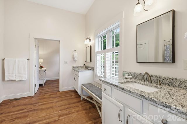 229 JD Trail, Candler, NC 28715