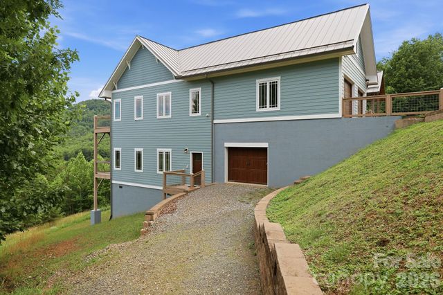 229 JD Trail, Candler, NC 28715