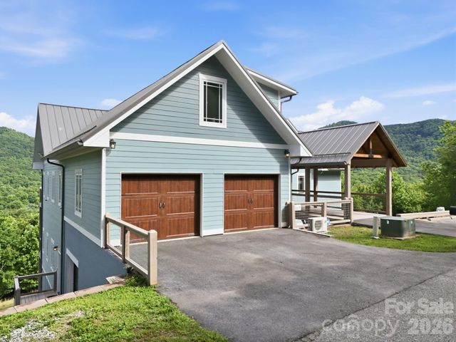 229 JD Trail, Candler, NC 28715