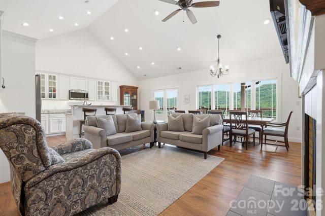 229 JD Trail, Candler, NC 28715