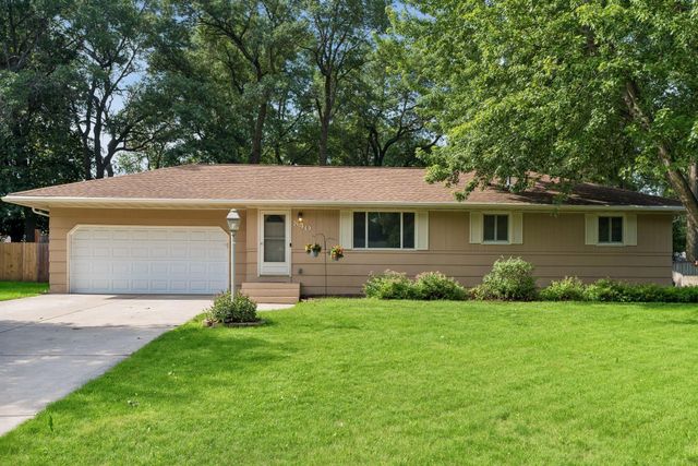 840 Oak Ridge Trail NE, Blaine, MN 55434