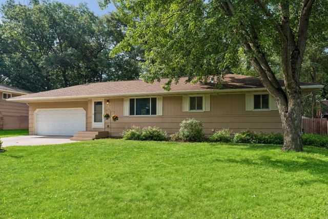 840 Oak Ridge Trail NE, Blaine, MN 55434