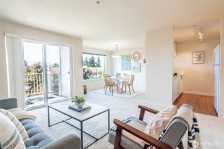 10744 Greenwood Avenue N #302, Seattle, WA 98133