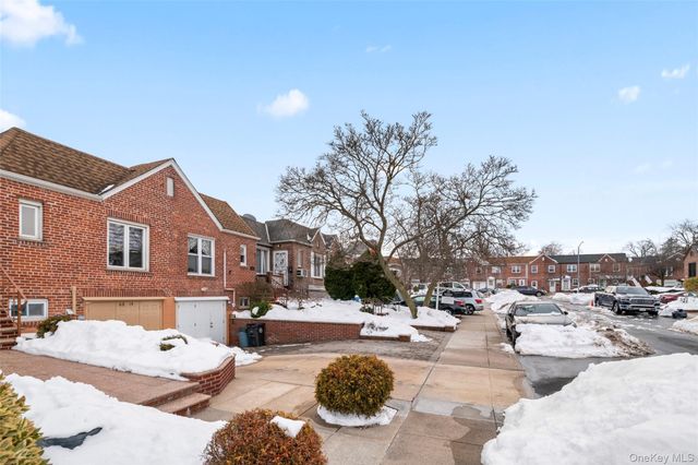 6810 60th Drive, Maspeth, NY 11378