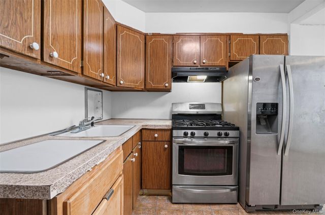 6810 60th Drive, Maspeth, NY 11378