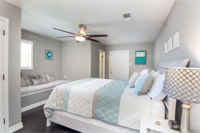 150 Edgewater Way, Point Blank, TX 77364