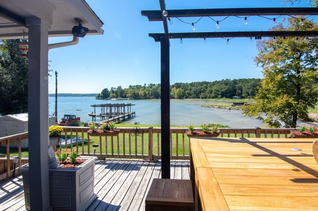 150 Edgewater Way, Point Blank, TX 77364