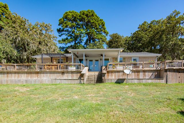 150 Edgewater Way, Point Blank, TX 77364