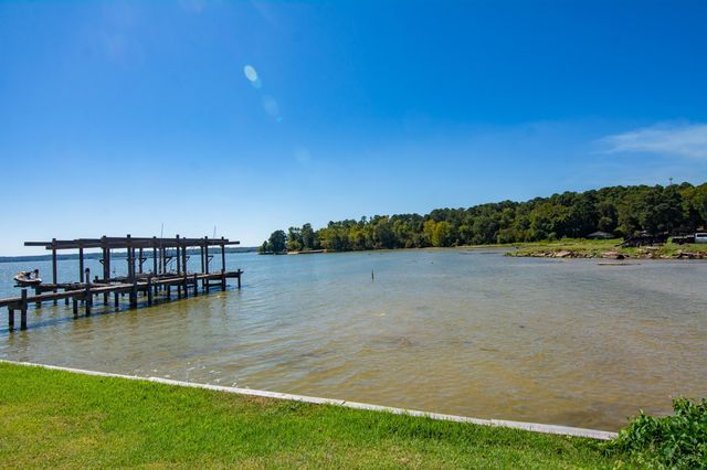 150 Edgewater Way, Point Blank, TX 77364