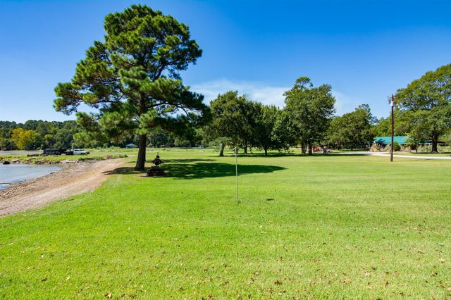 150 Edgewater Way, Point Blank, TX 77364