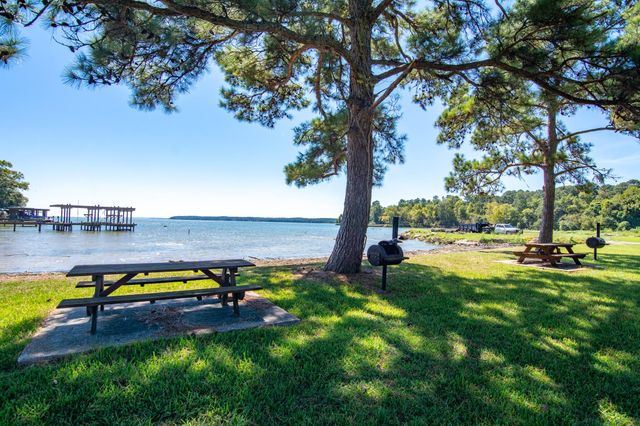 150 Edgewater Way, Point Blank, TX 77364