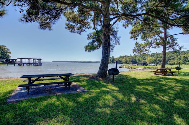 150 Edgewater Way, Point Blank, TX 77364